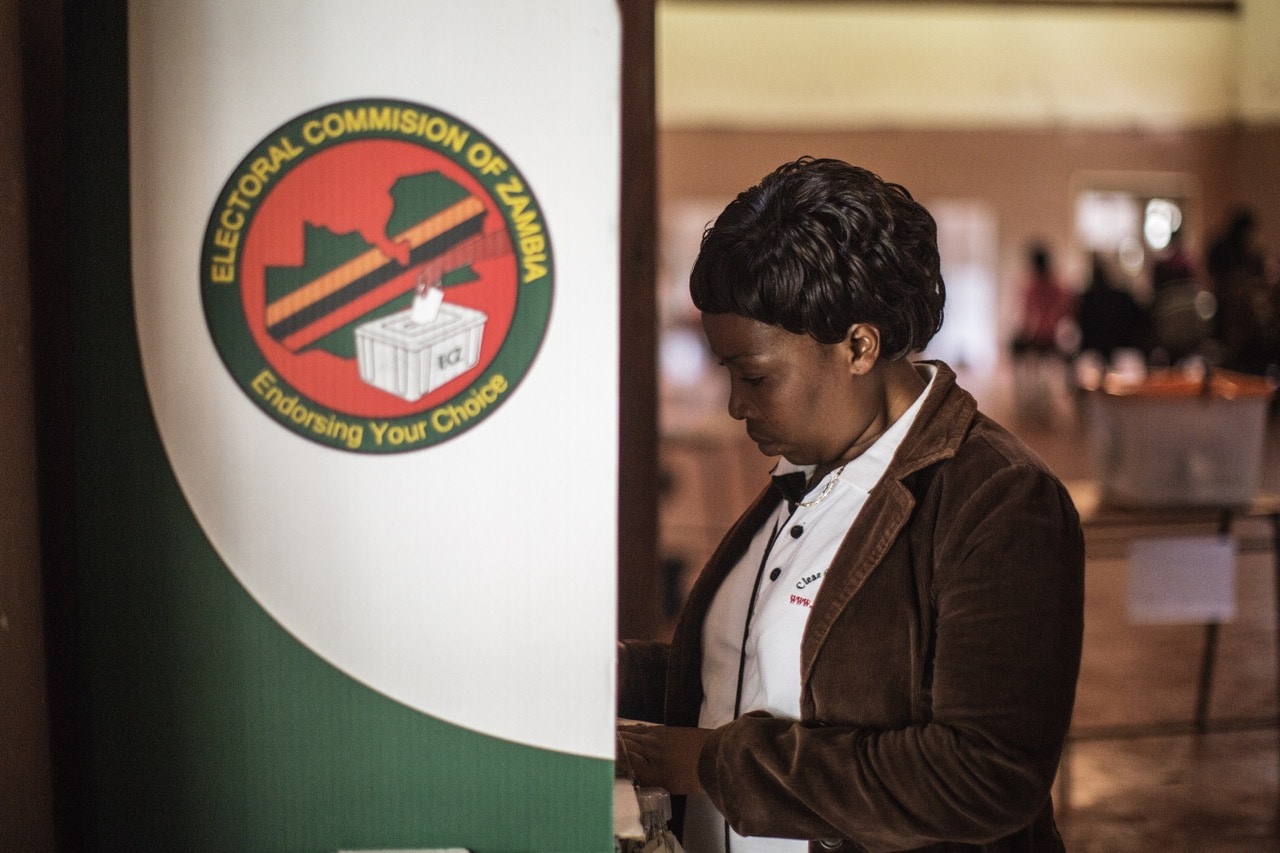 A woman marks her ballot for the Zambian Presidential elections at a polling station in Lusaka, 20 January 2015, GIANLUIGI GUERCIA/AFP/Getty Images